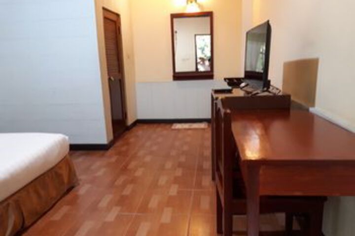 Room 18 of 23