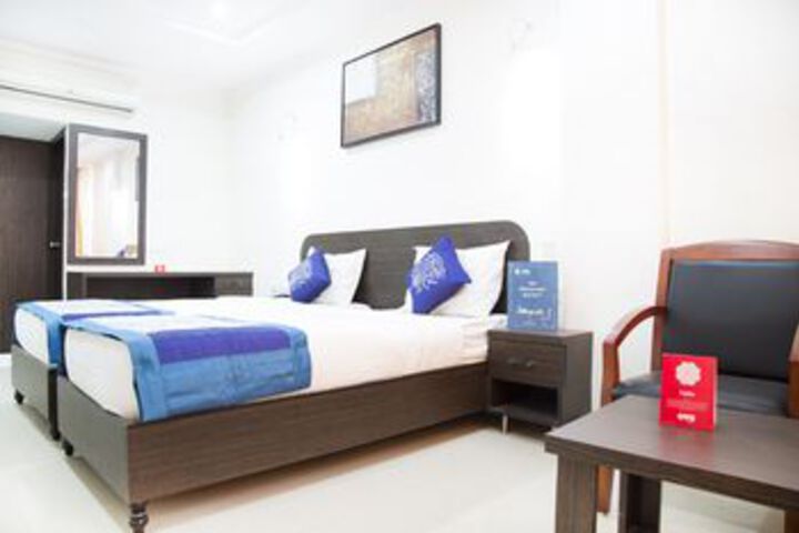 Room 4 of 20