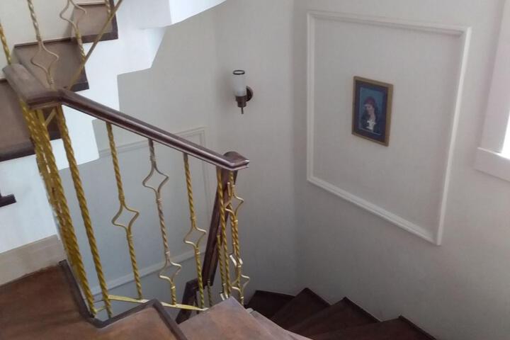 Entrance & Lobby