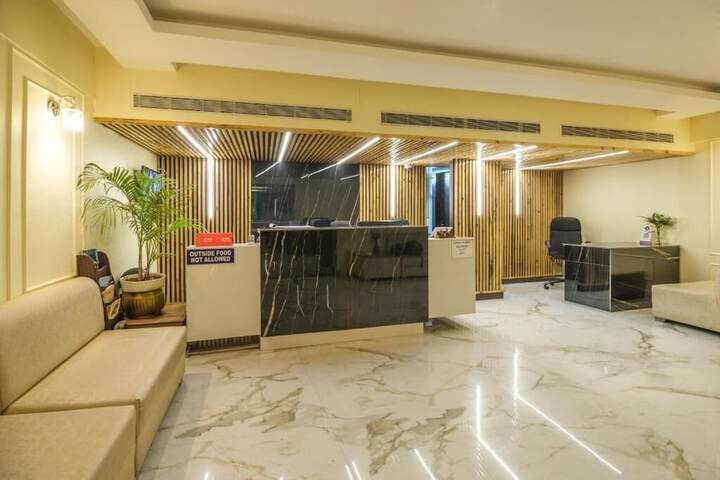 Hotel Parnil Palace
