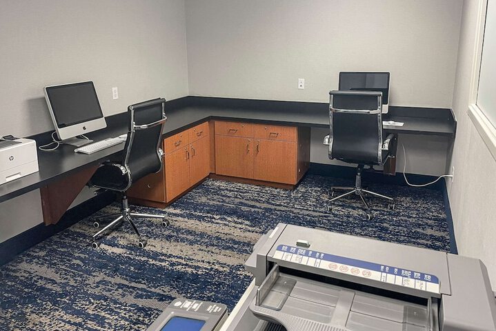 Business Center 28 of 30