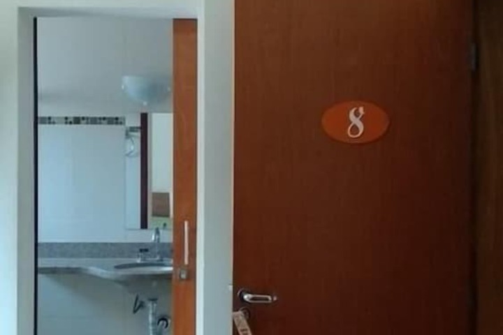 Room 7 of 31