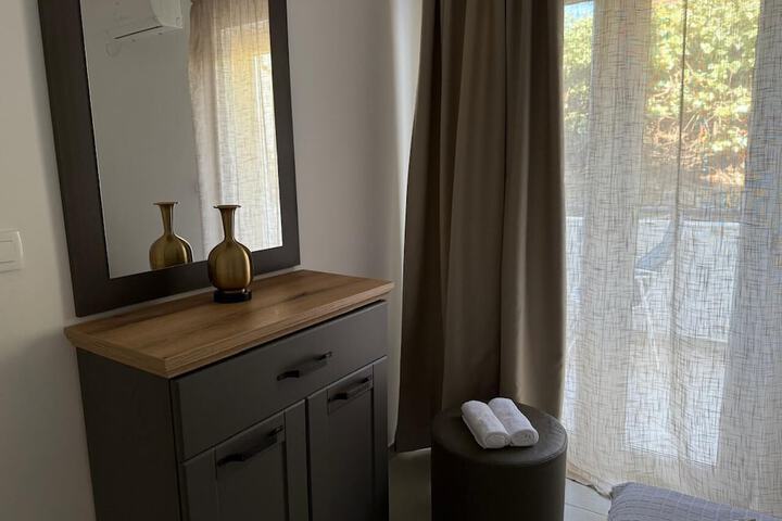 Room 53 of 74
