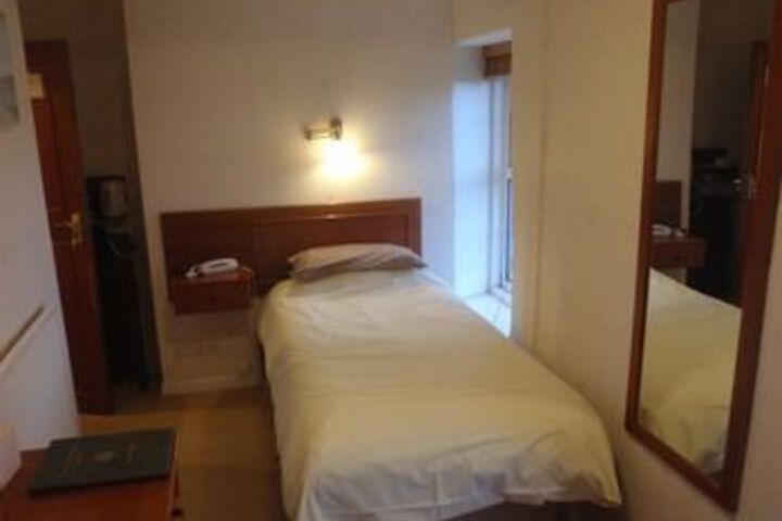 Room 41 of 61