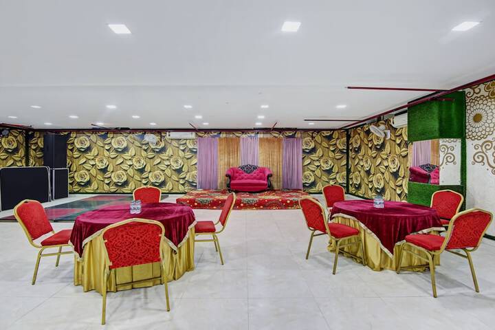 Ballroom/Hall 26 of 33
