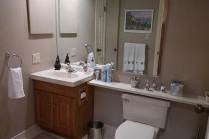Room 6 of 49