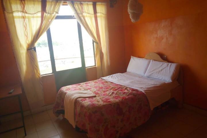 Room 5 of 25