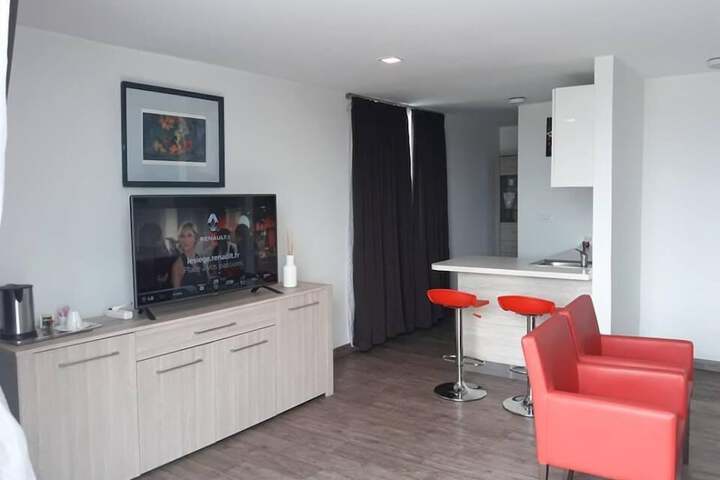 Room 8 of 21