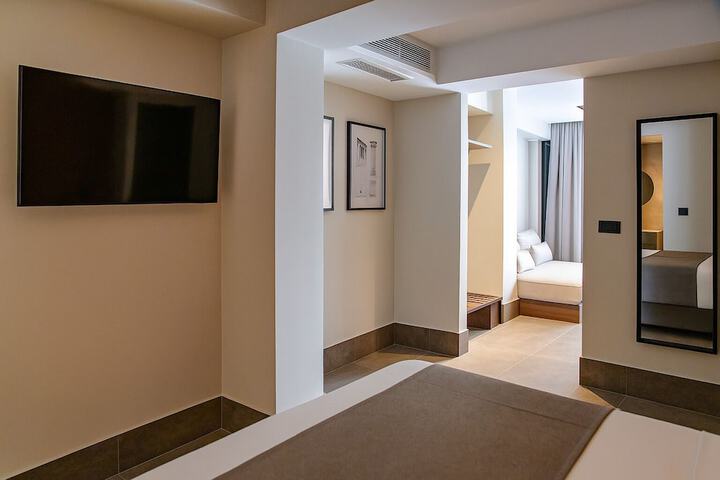 Room 48 of 119