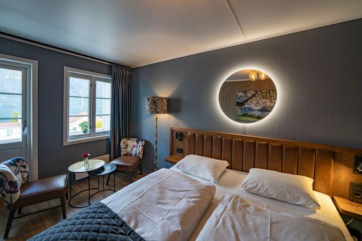 Room 8 of 50