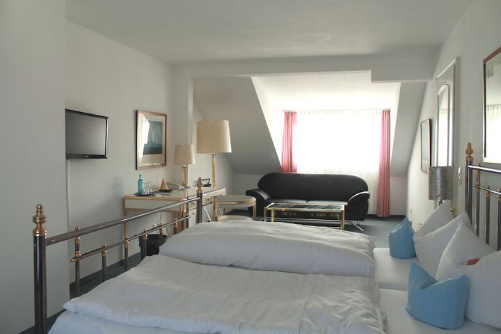 Room 8 of 54