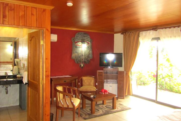 Room 11 of 28