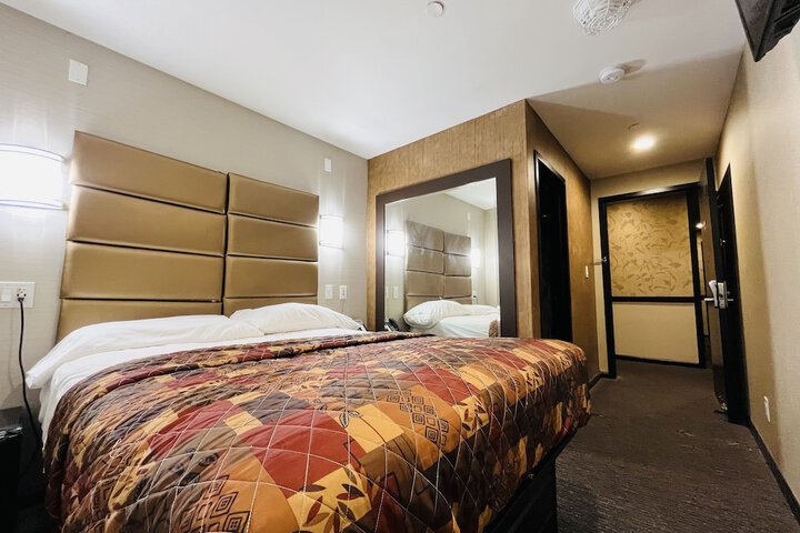 Classic Queen Bed (23 of 26)