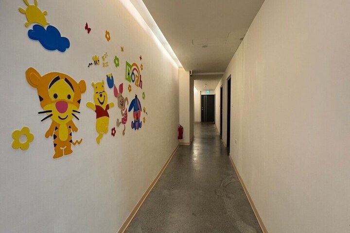 Room 72 of 118
