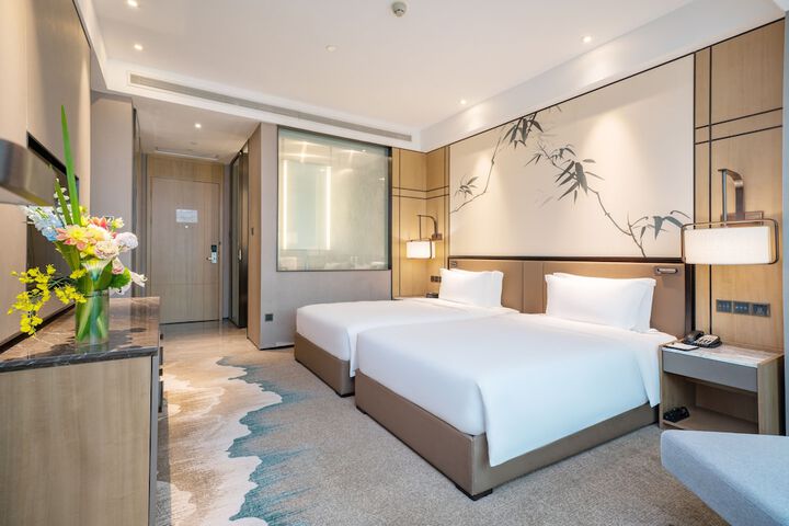 Room 16 of 72