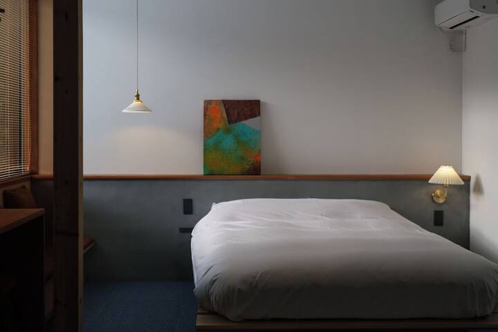 Room 16 of 34