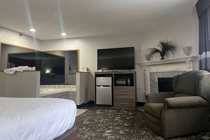 1 King Bed Premier Room (20 of 25)