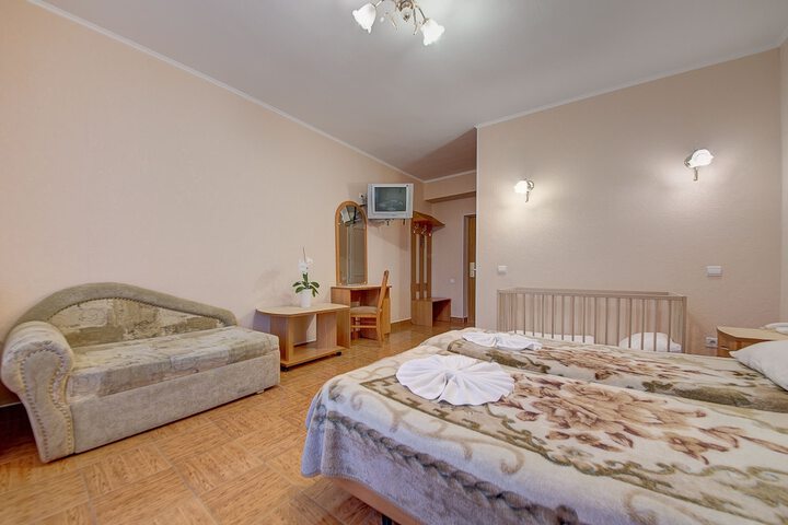 Room 18 of 27