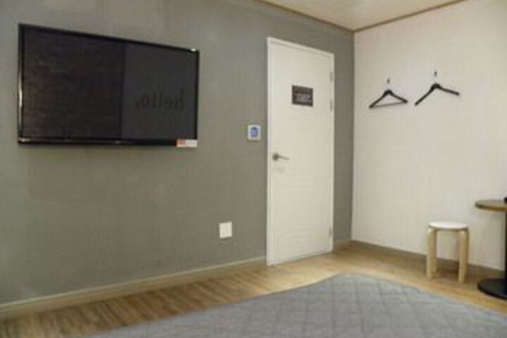 Room 34 of 53