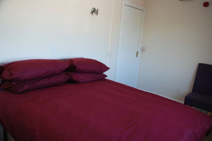 Room 7 of 18