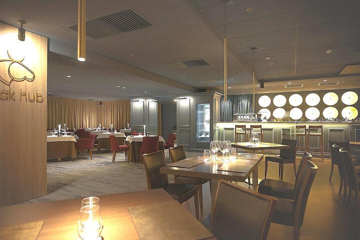 Dining 64 of 98