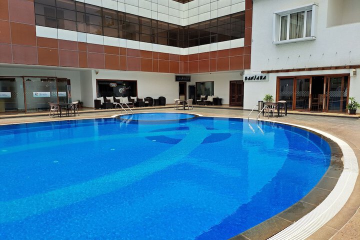 Hotel with Pool