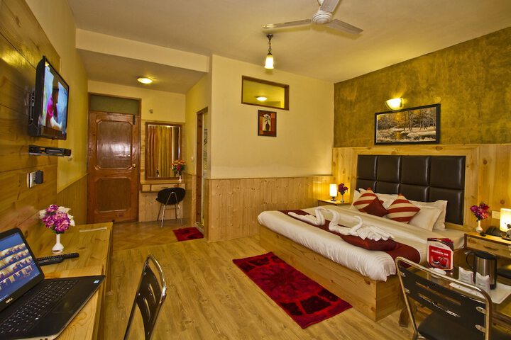 Room 2 of 11