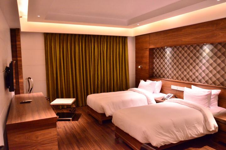 Room 5 of 19
