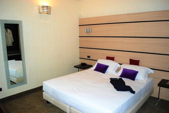 Room 15 of 29