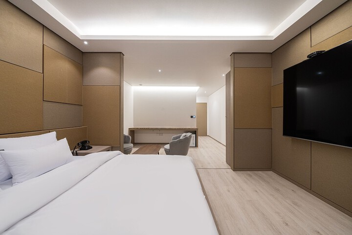 Room 50 of 104