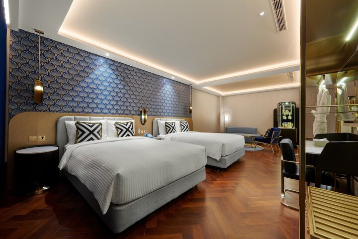 Room 7 of 48