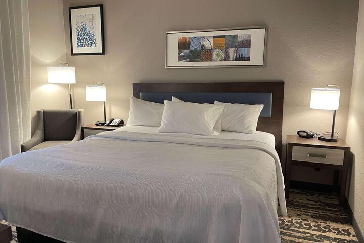 Double Accessible King Size Bed (5 of 5)