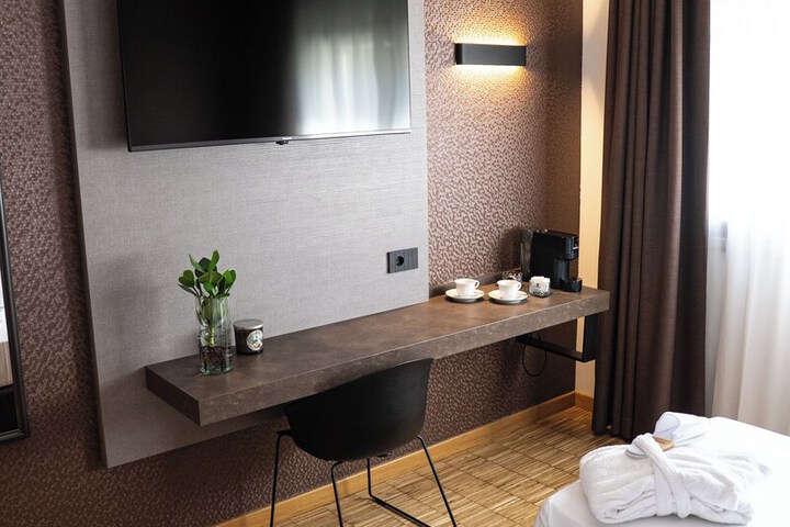 Room 13 of 24