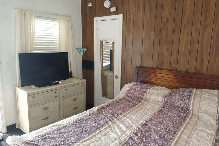 Room 16 of 27