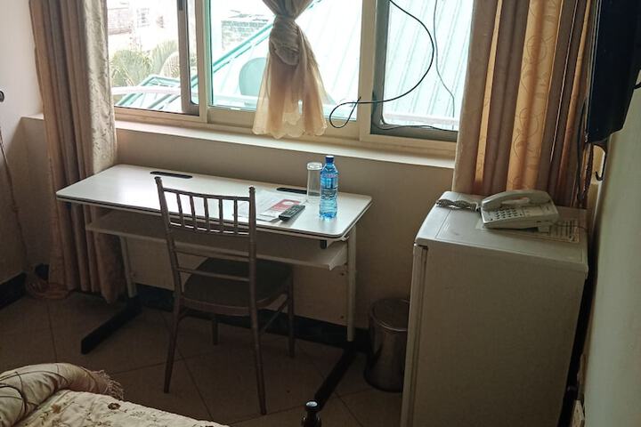 Room 17 of 36
