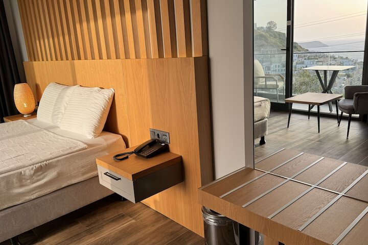 Room 7 of 74