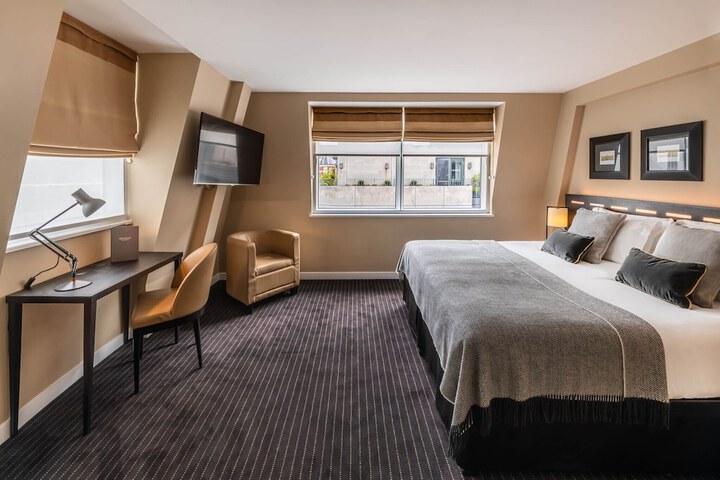 Room 18 of 30
