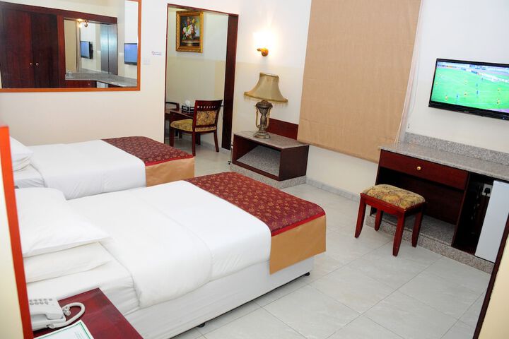 Room 10 of 23