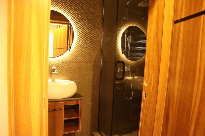 Room 18 of 26