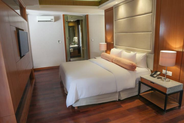 Room 25 of 147
