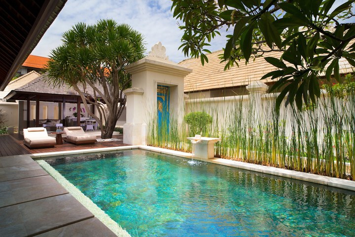 Pool Hotel