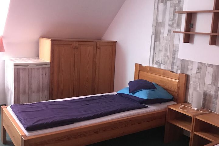 Room 15 of 19