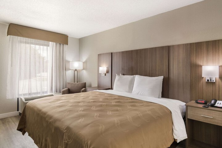 1 King Bed (22 of 22)