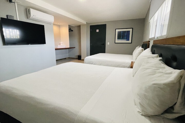 Room 14 of 21