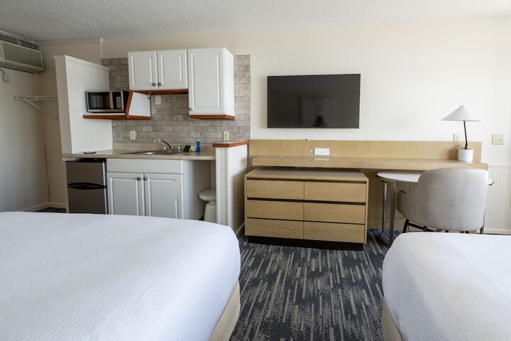 Room 102 of 324