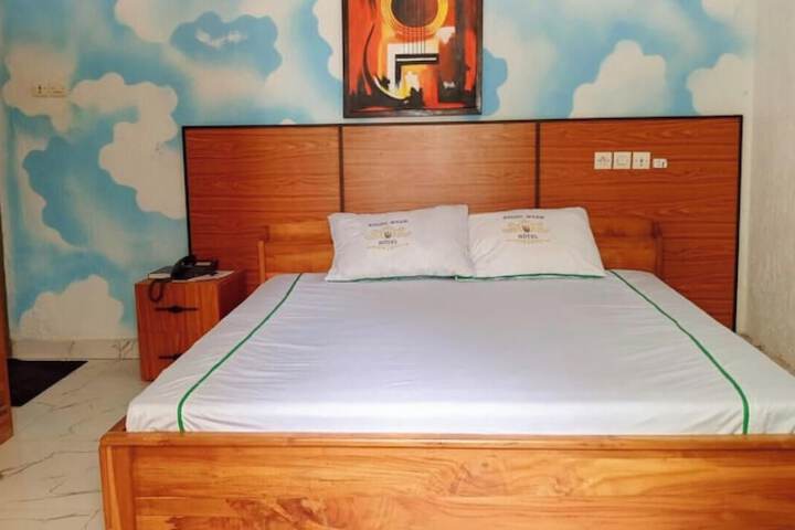 Room 15 of 285