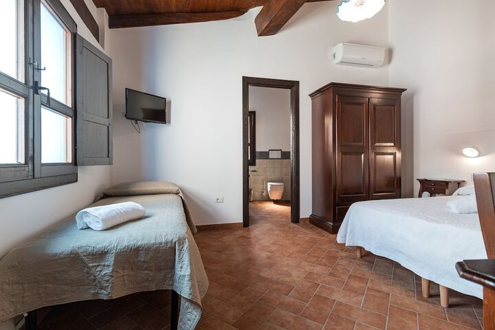 Room 15 of 44