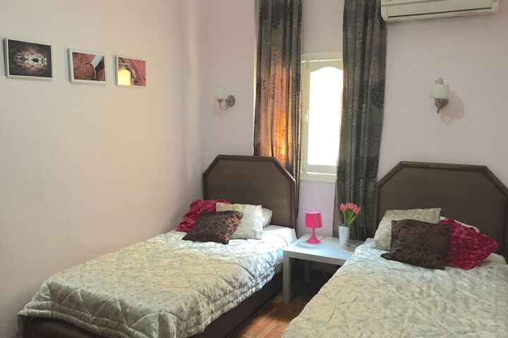 Room 16 of 33