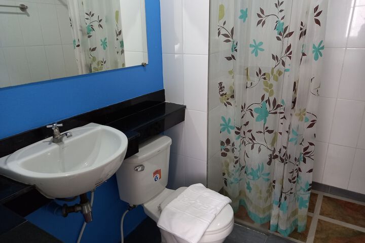 Room 72 of 94