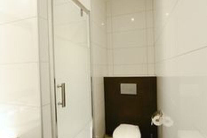 Room 5 of 74